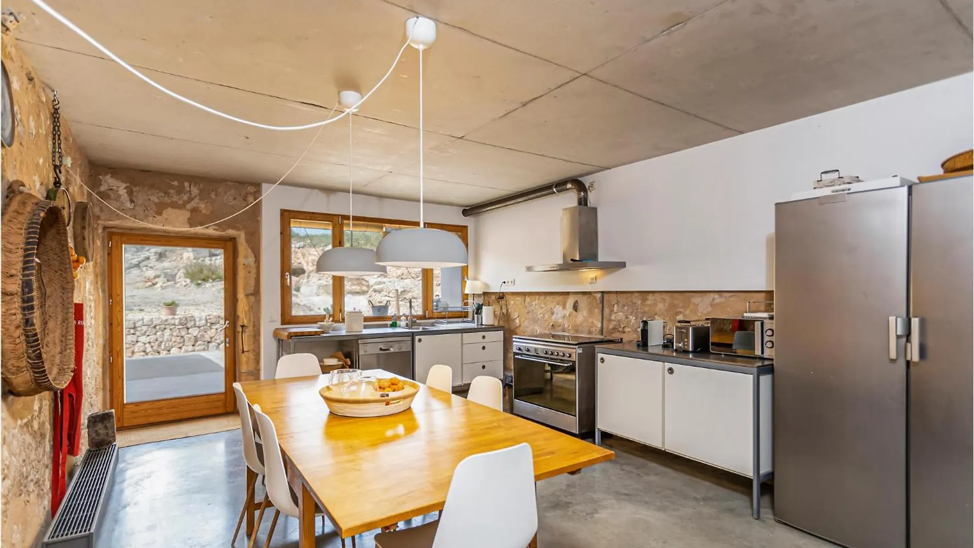 Cozy Home In Ariany With Outdoor Swimming Pool